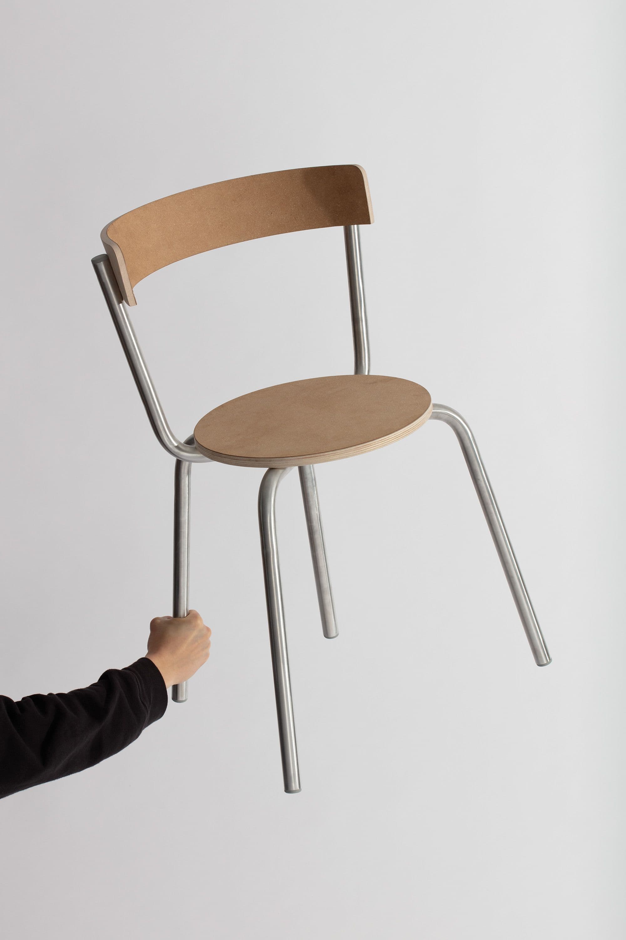  The chair, built from the Hulot system by Jacobo Cuesta Wolf 