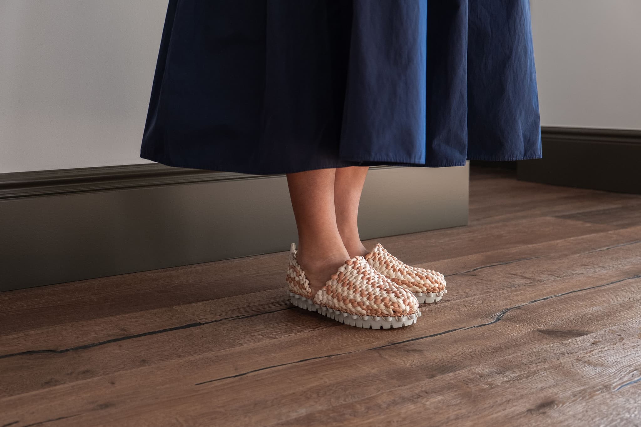 Corn Dolly Shoes fuses traditional wicker craft with circular design to create a concept that challenges the throw-away culture of mass-produced footwear