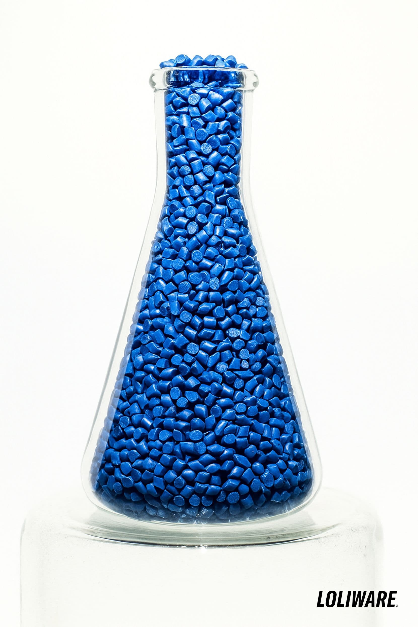 LOLIWARE®’s Blue SEA Tech® resin—made from seaweed and engineered for extrusion and injection molding—proves that the next wave of materials can be both high-performance and planet-positive.
