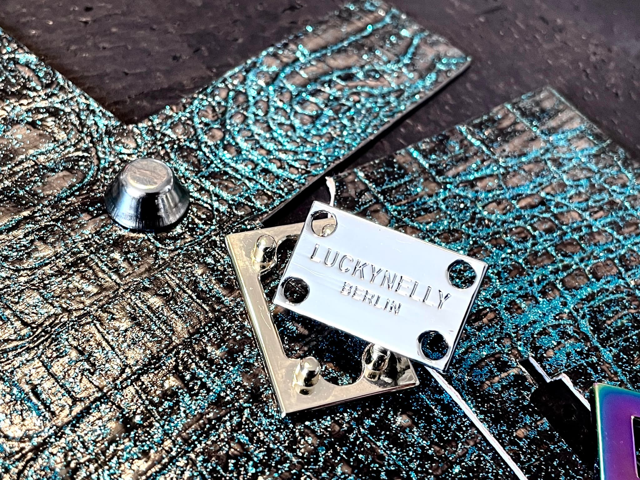 LUCKYNELLY won the PETA VEGAN FASHION AWARD with a belt for women in 2014