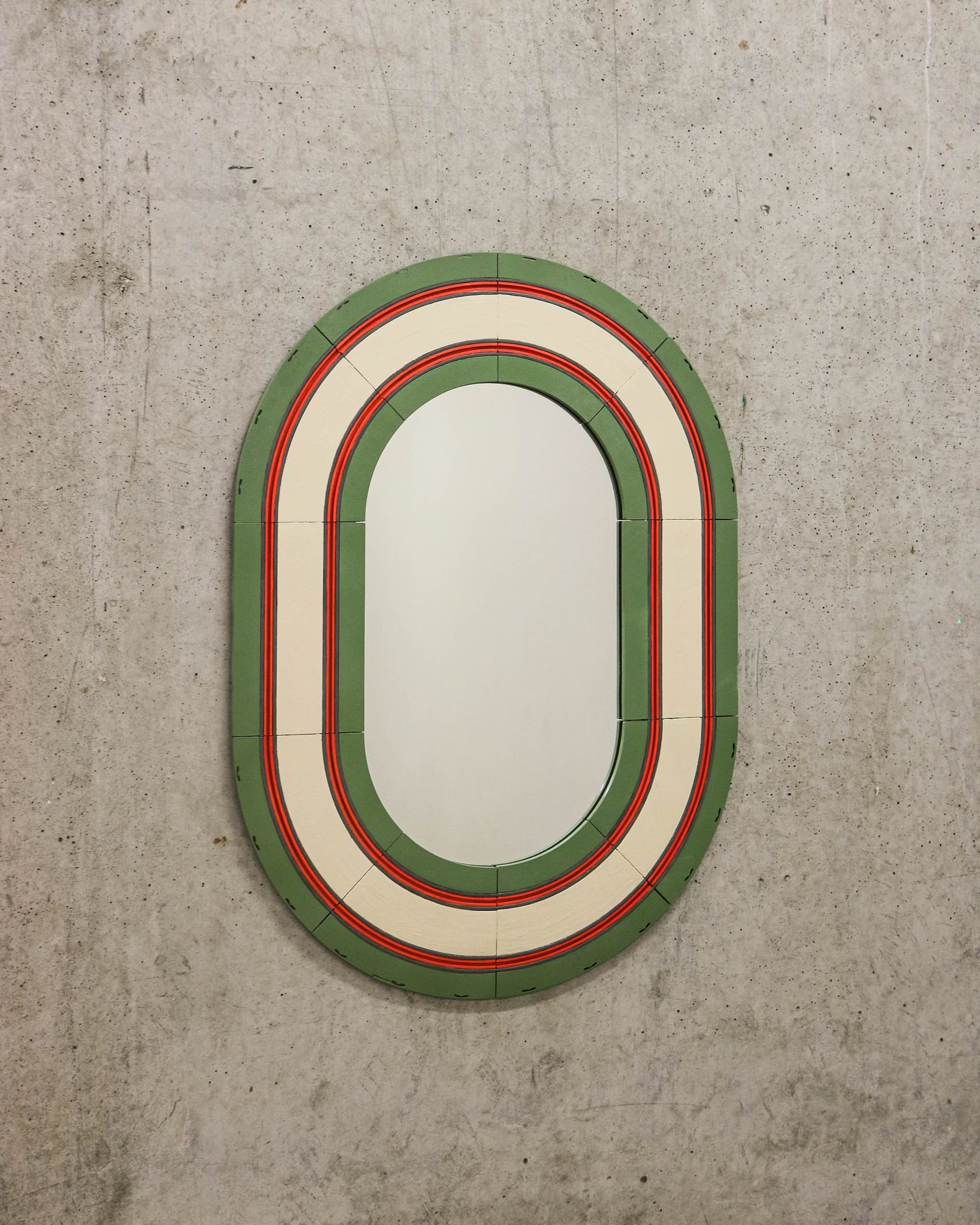 Le miroir circuit de voiture by Léo Achard