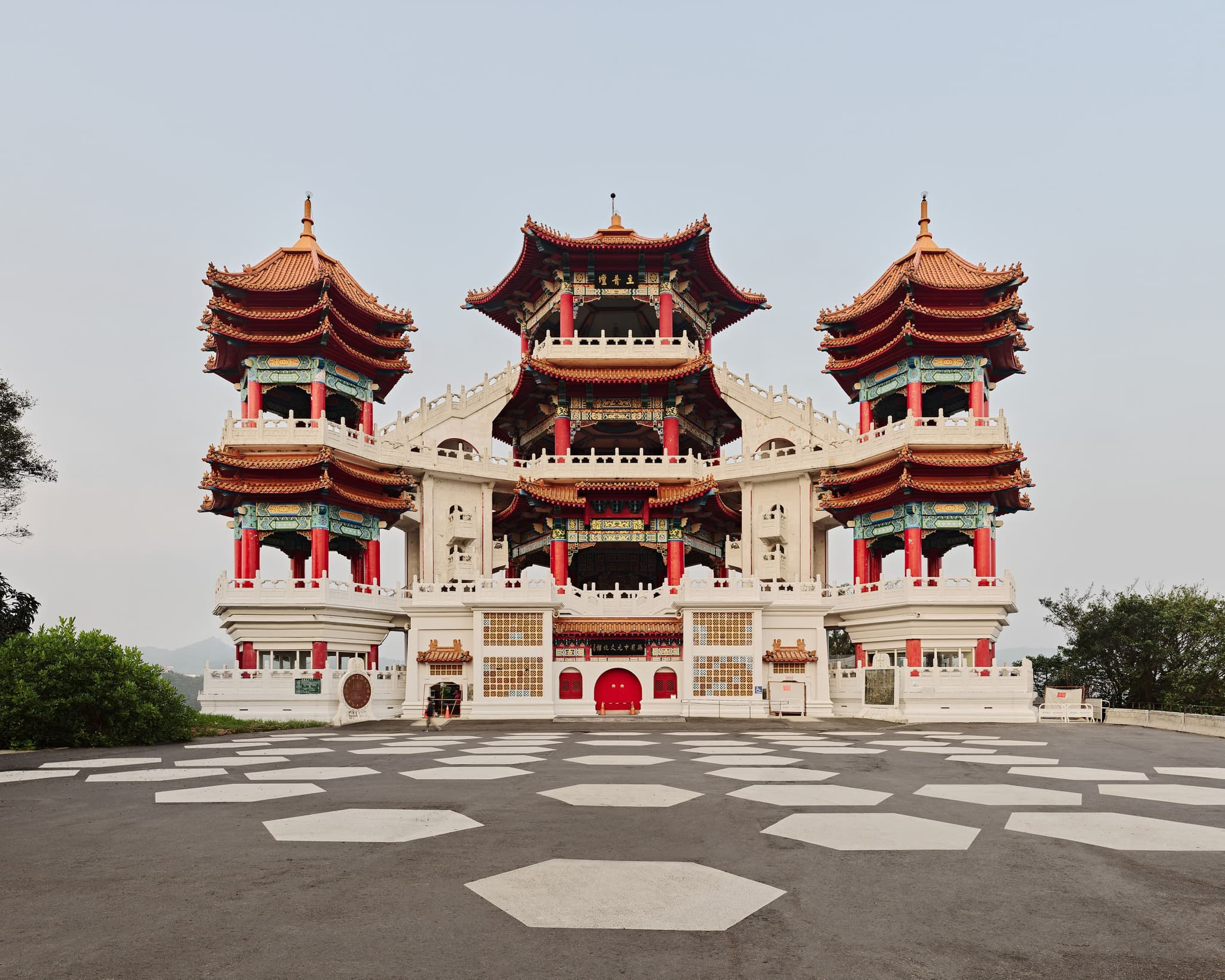 The asphalt temple square in Hope Hills, enriched by thermoplastic road marking paint.
Picture by Studio Millspace