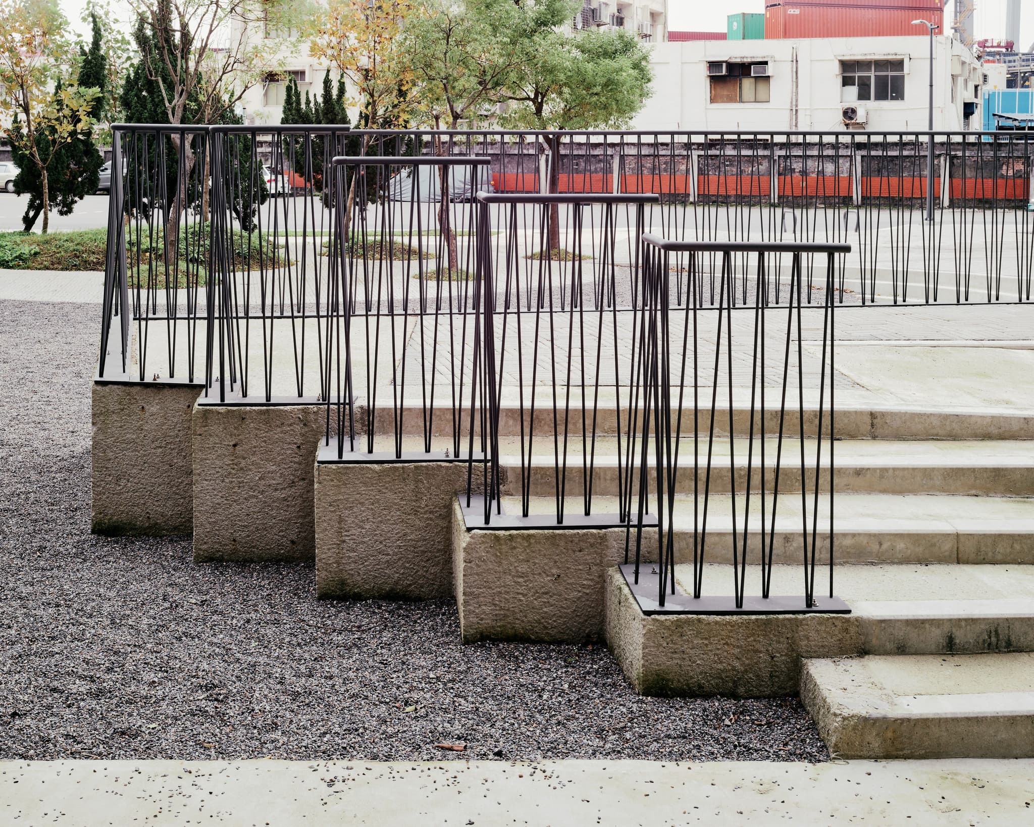 Bush hammered surfaces at the Keelung Sino-French War Memorial Compound.
Picture by Studio Millspace