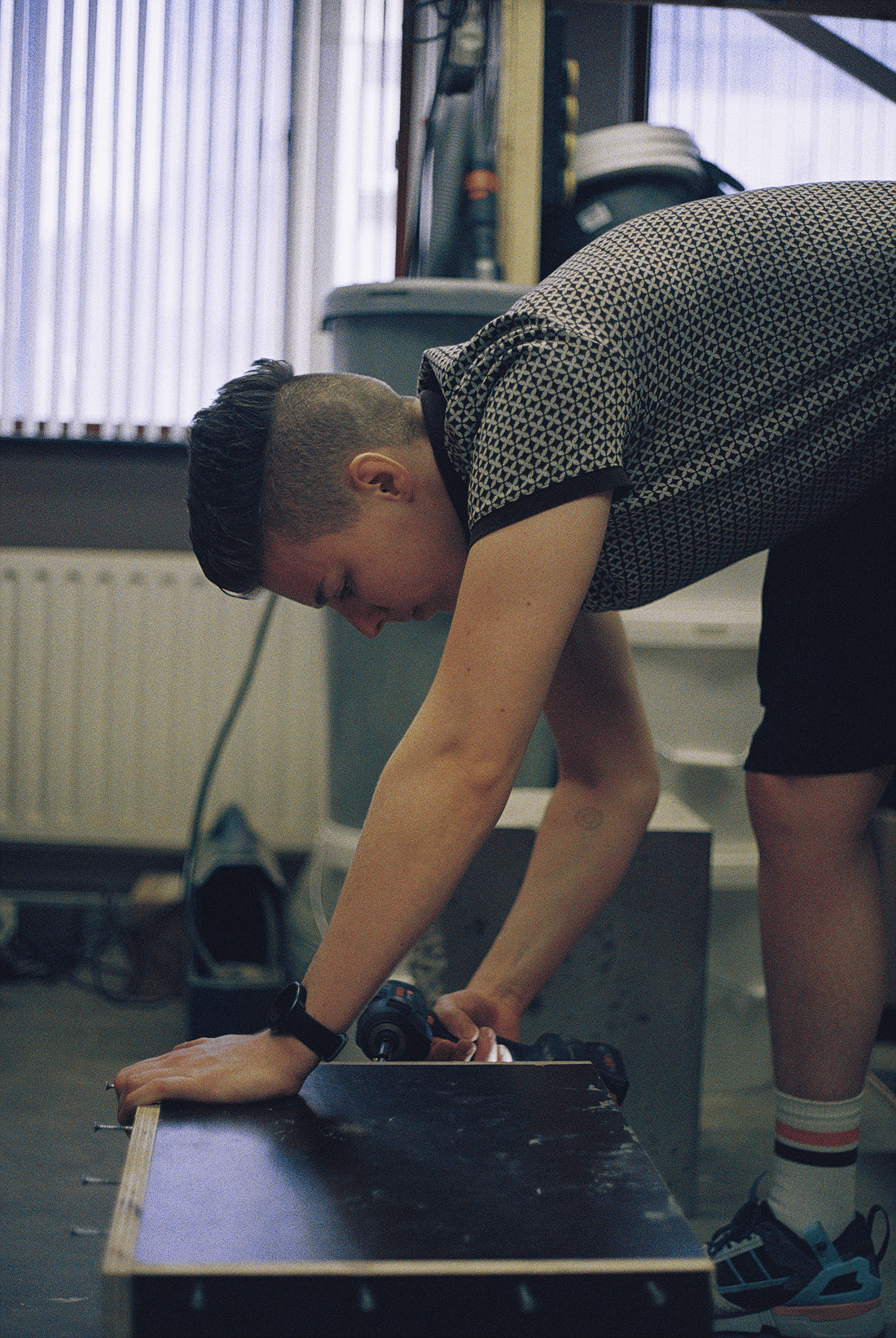 Demold the concrete pieces for the clothing rack