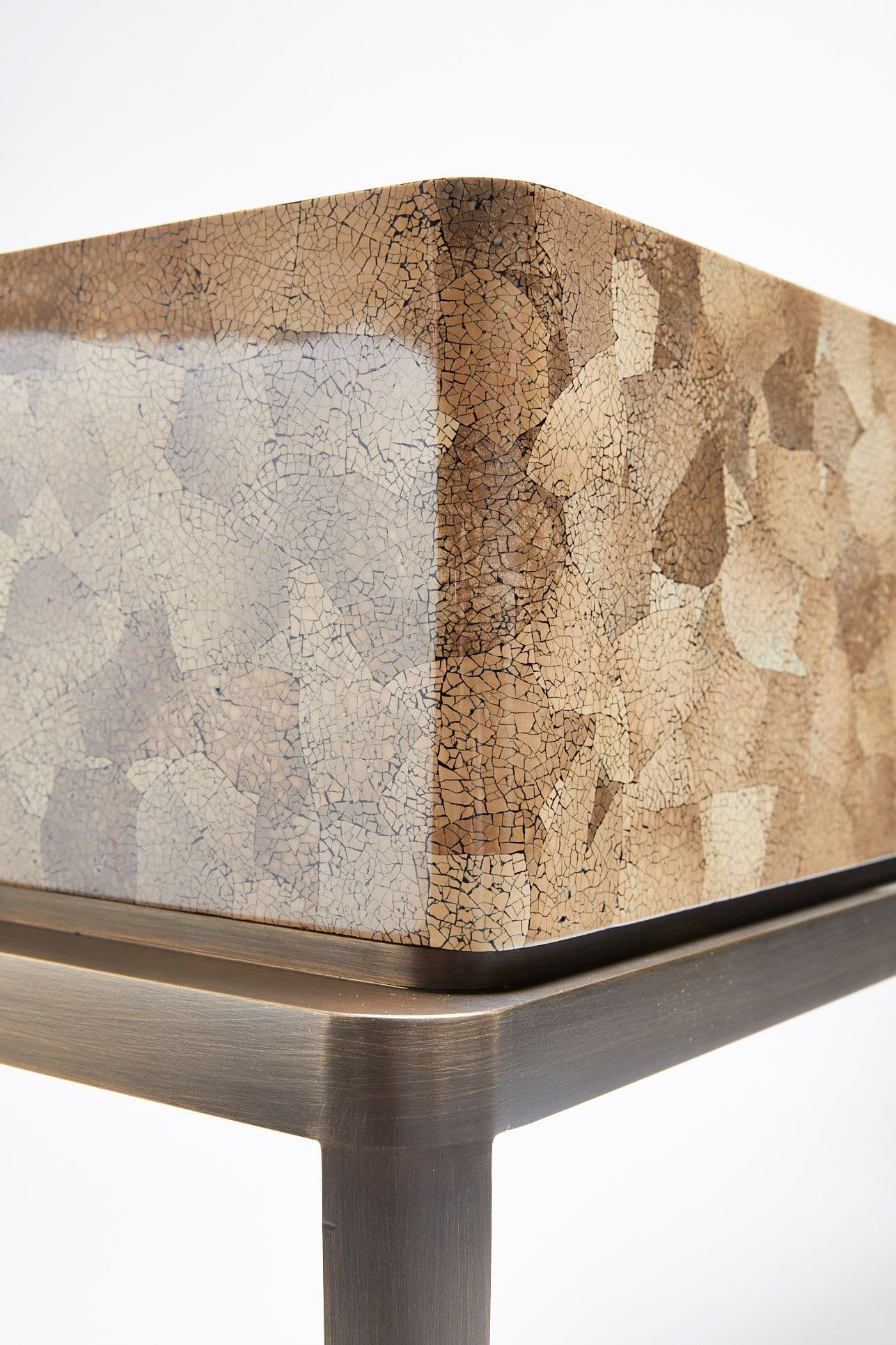 Jaya Console by Reda Amalou