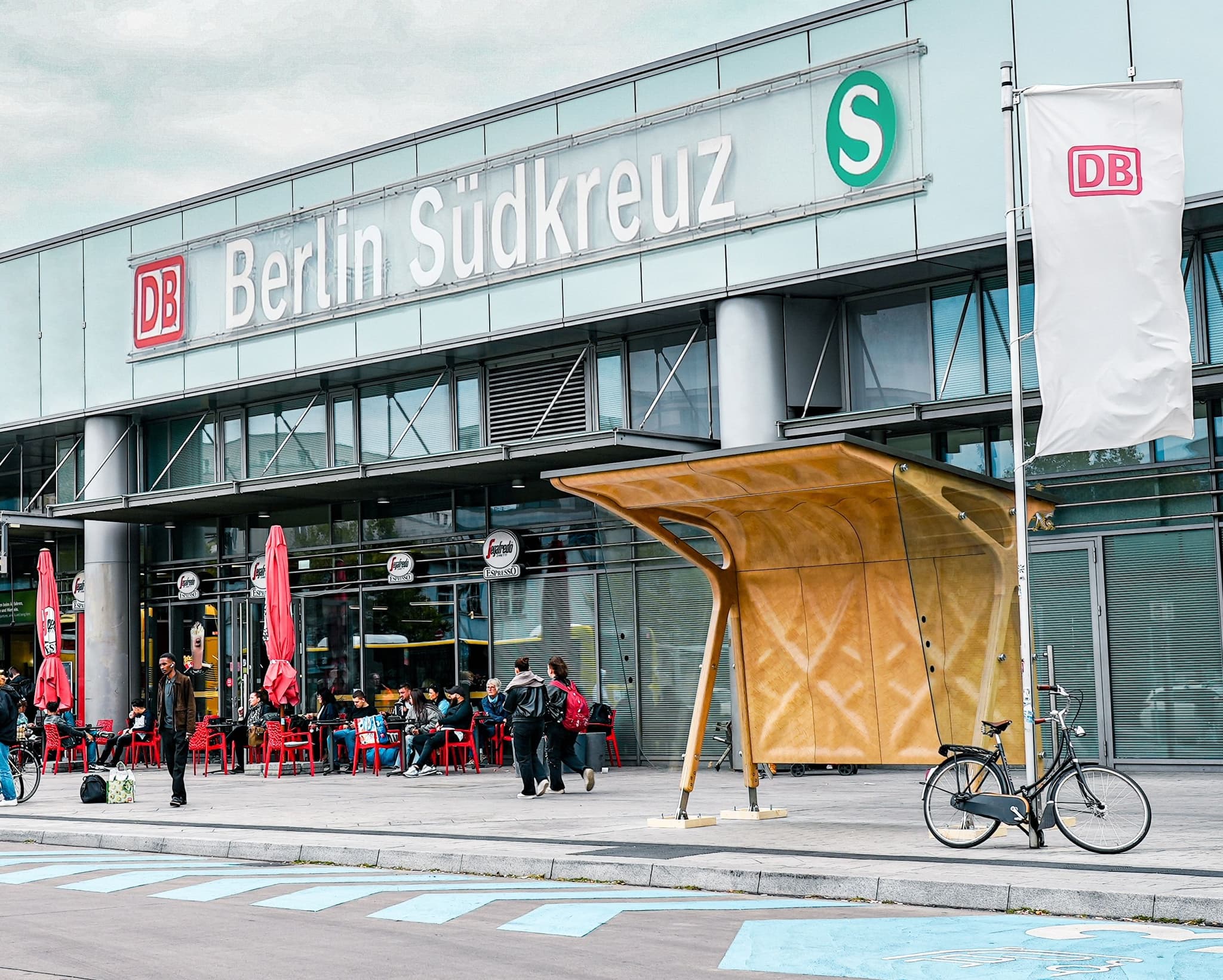 Woodflow surface in public space