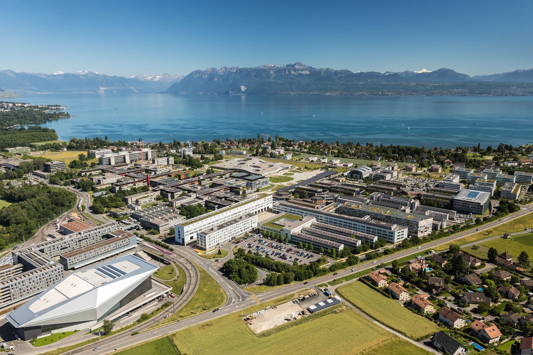 École Polytechnique Fédérale de Lausanne (EPFL)