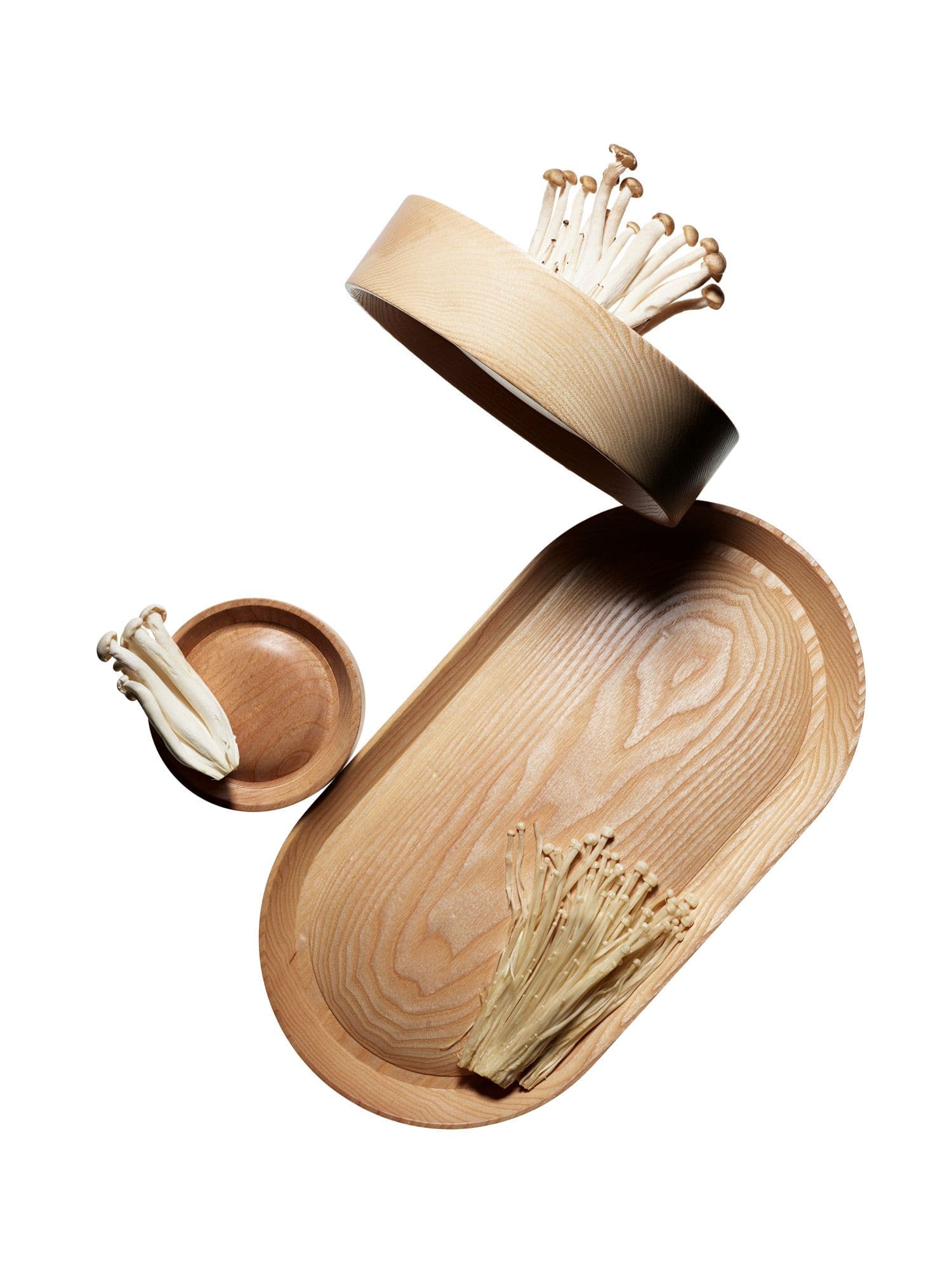 Dômes , wood tray in Ash (Photo courtesy of Apolline Morel-Lab)