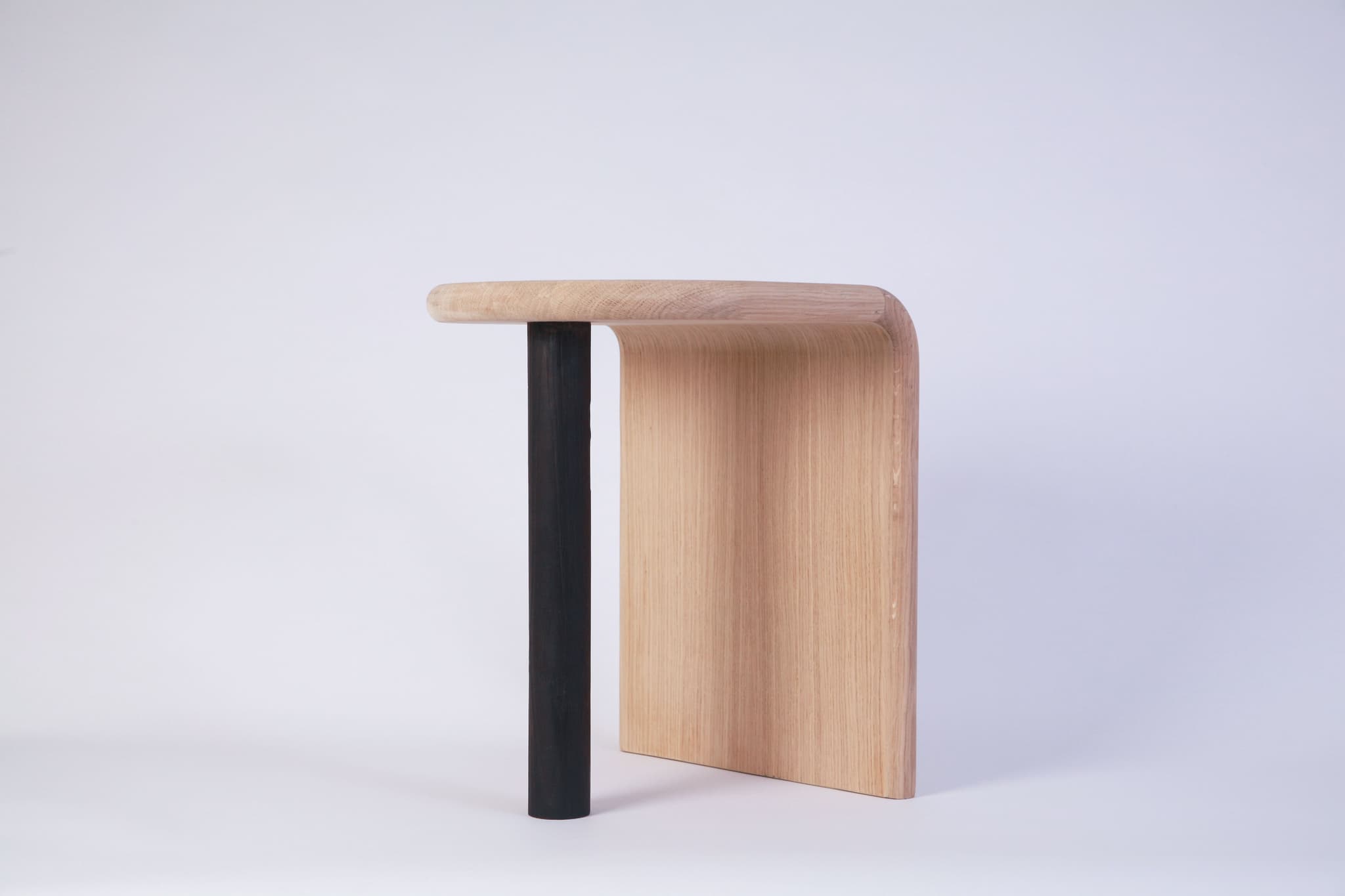 Grand Pas: bedside table (Design by ©Henri Texier)
