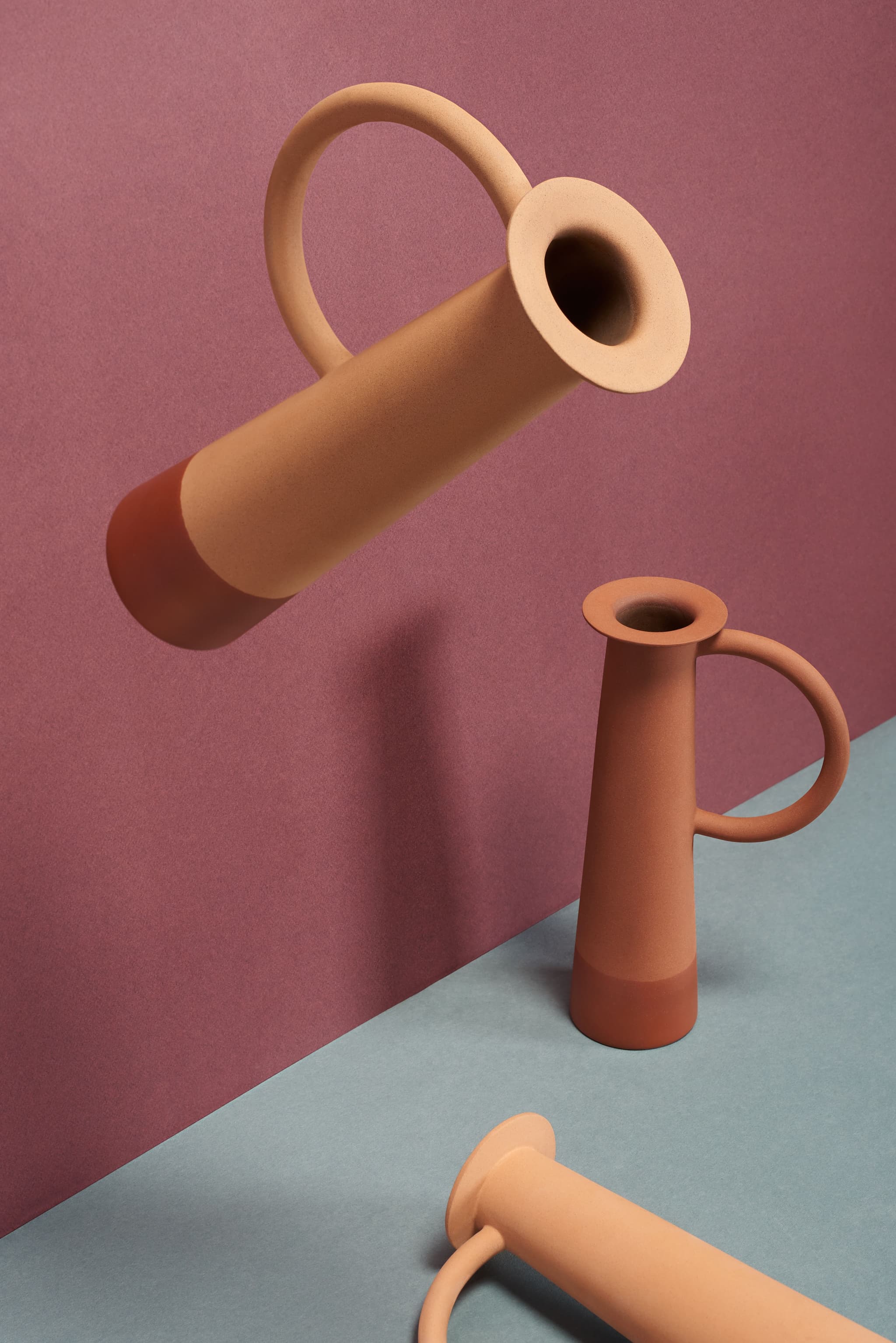 Presentation of the different “Down to Earth” jugs