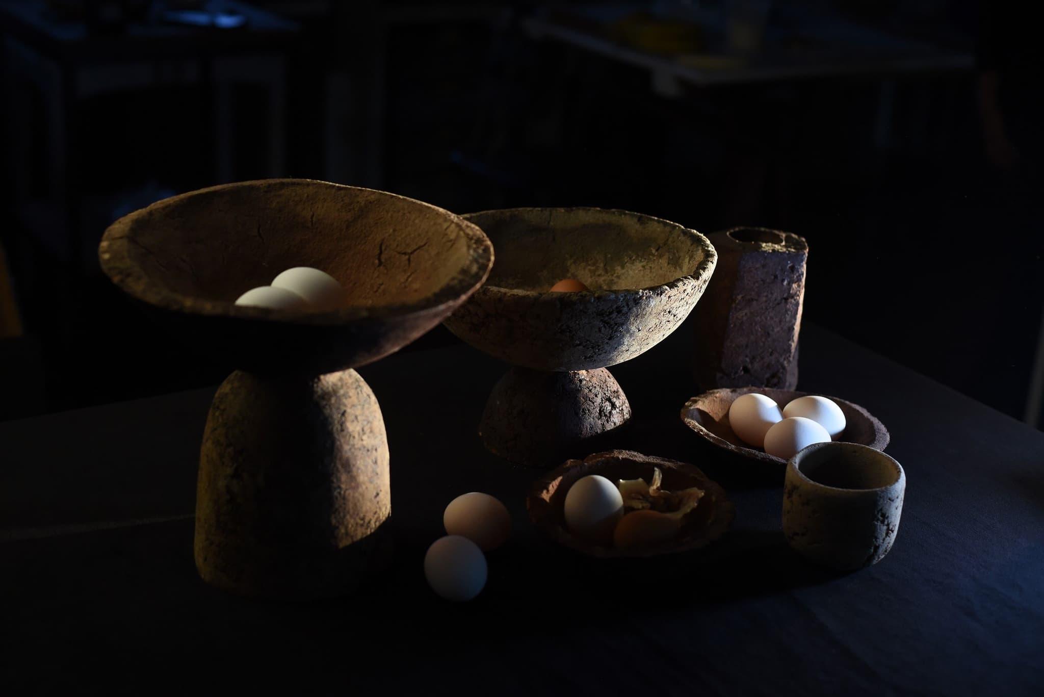 Bioceramic made from eggshells, sawdust and alginate, and 100% compostable, by Laura Messing.