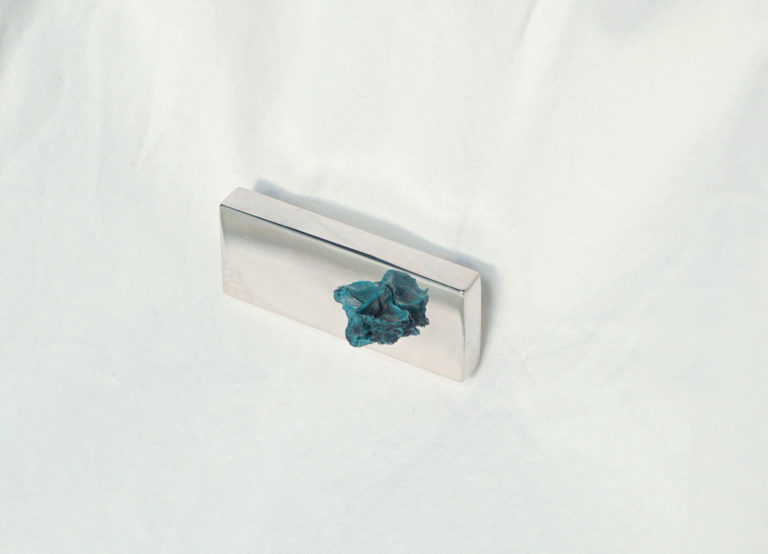 Shahar Livne: design with blood & man-made fossils