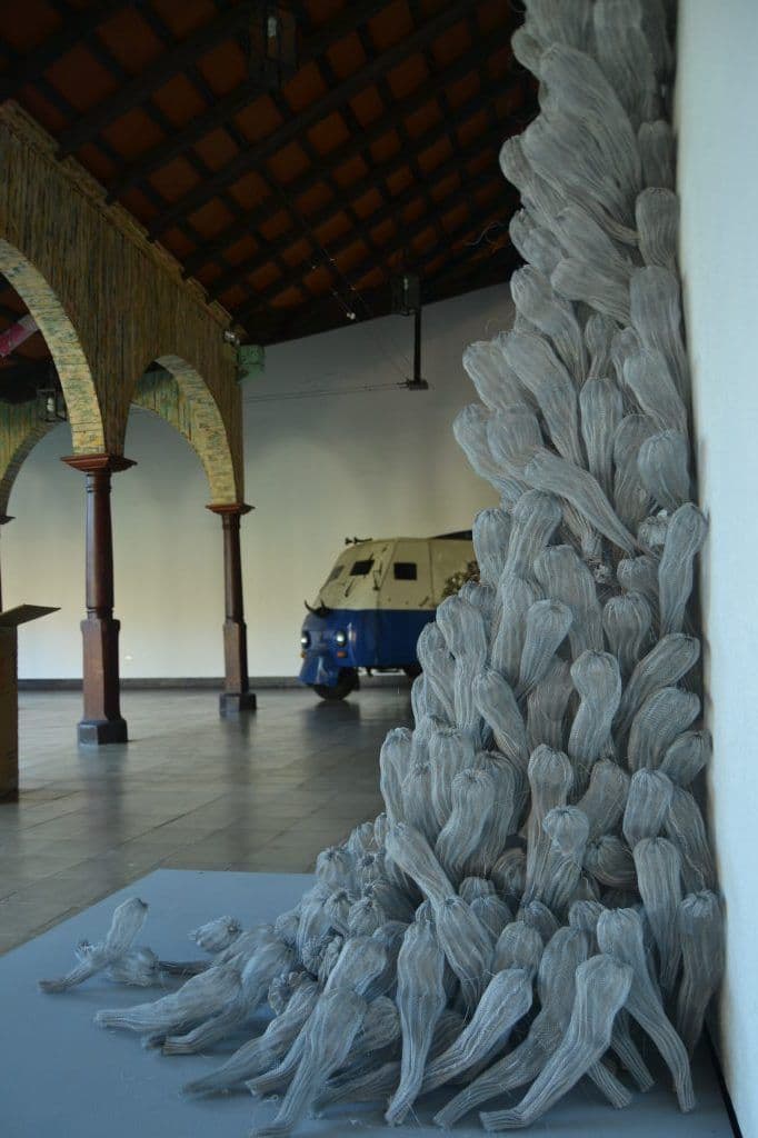 "desapercibi2/struggle" ("Unnoticed struggle") by Anna Handick