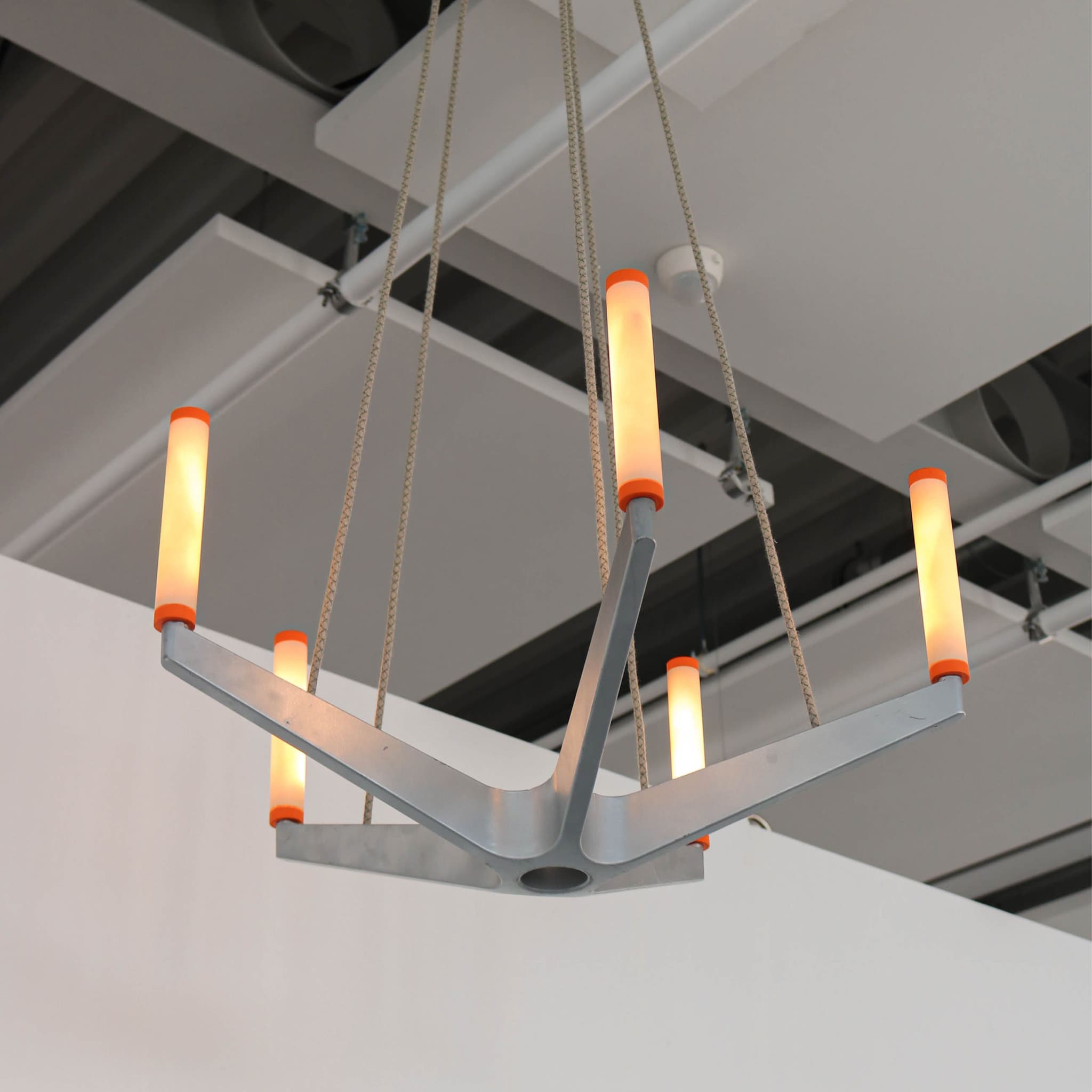 Le chandelier pied de fauteuil, Collection Archétype, by Léo Achard