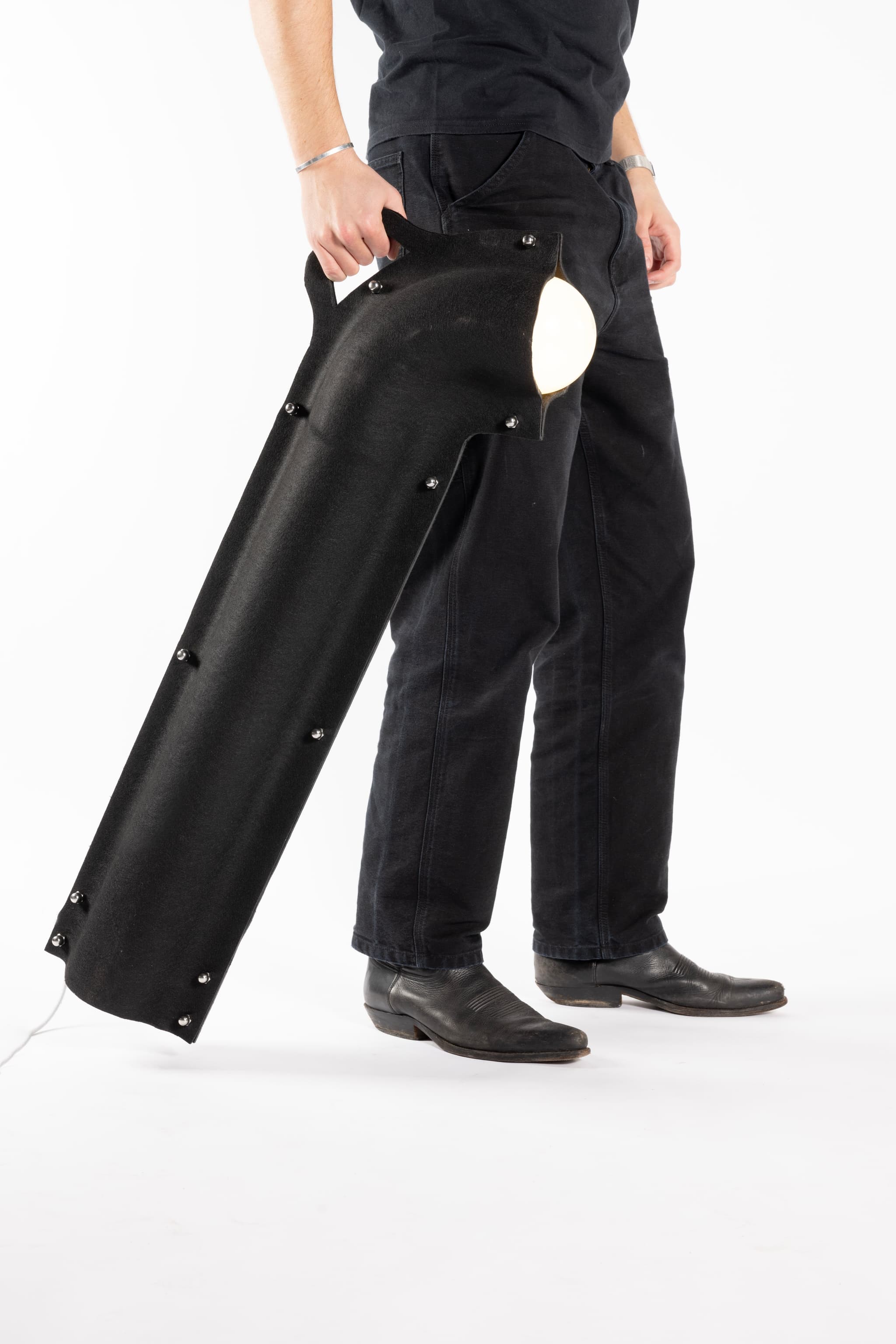 Handle detail. Image courtesy of Anton Hermes